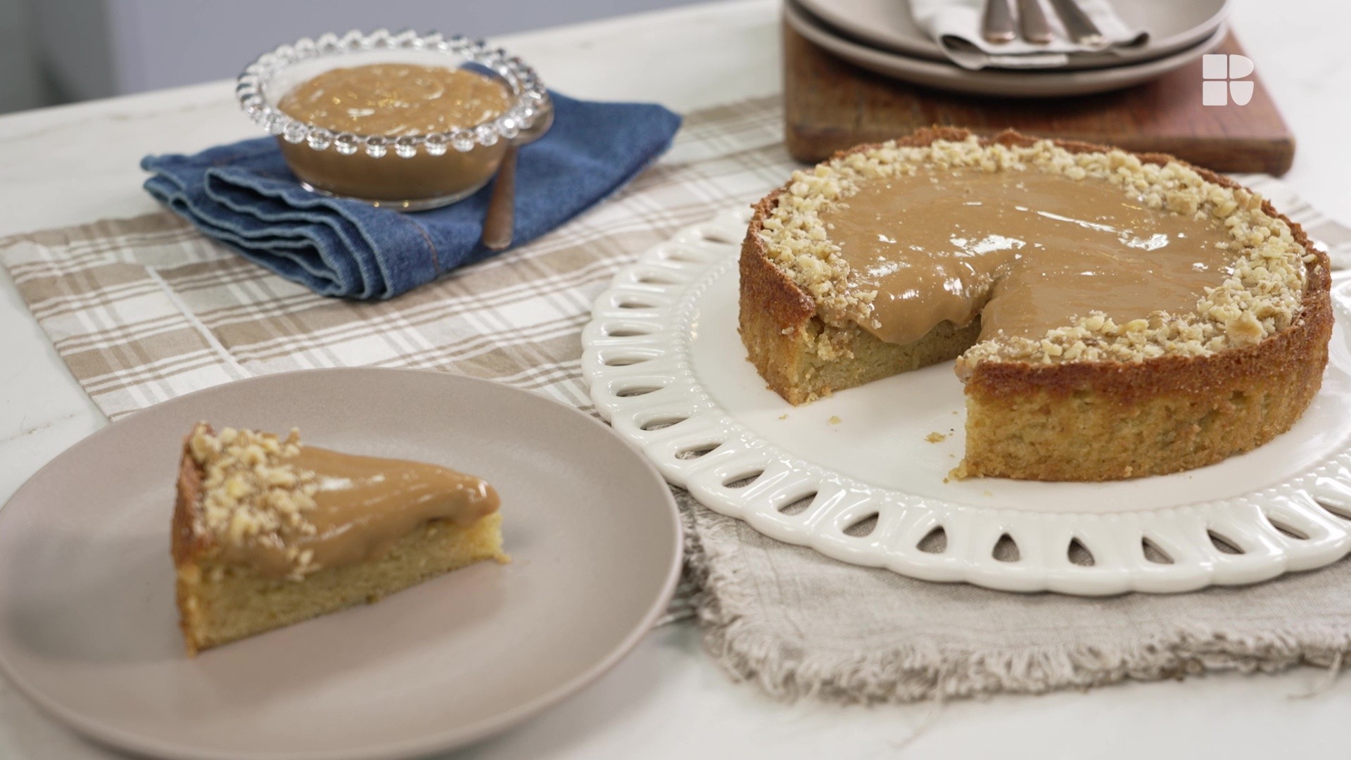 Bolo de nozes com doce de leite | Receitas
