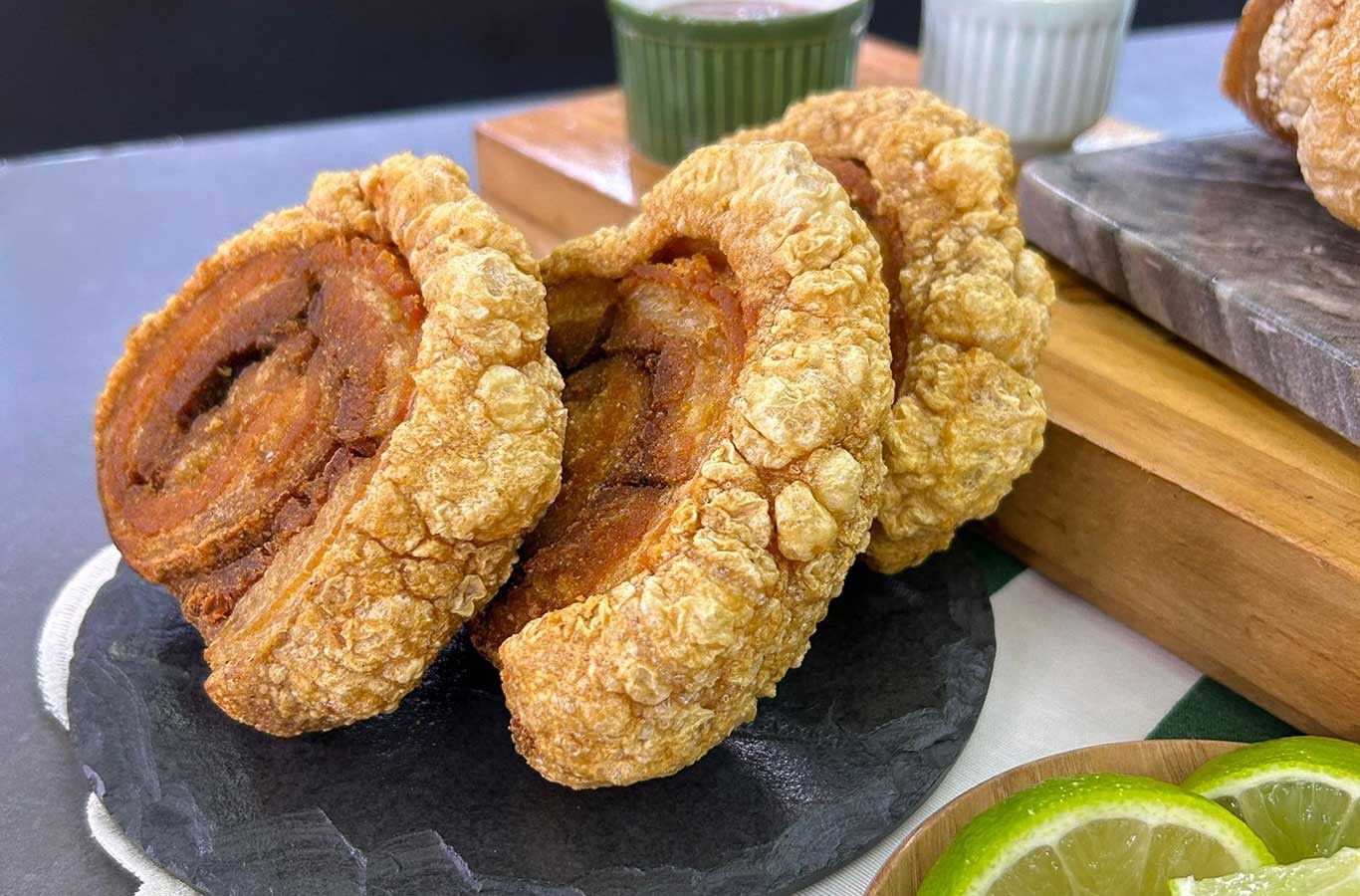 Rolão do Machado: receita viral de torresmo de rolo | Receitas