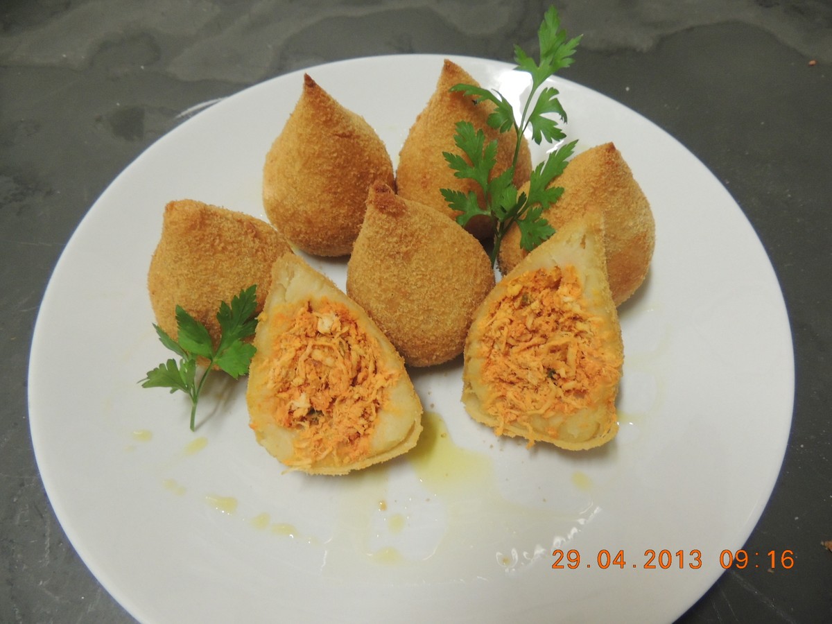 coxinha de galinha dedos de ouro Pães e salgados Receitas