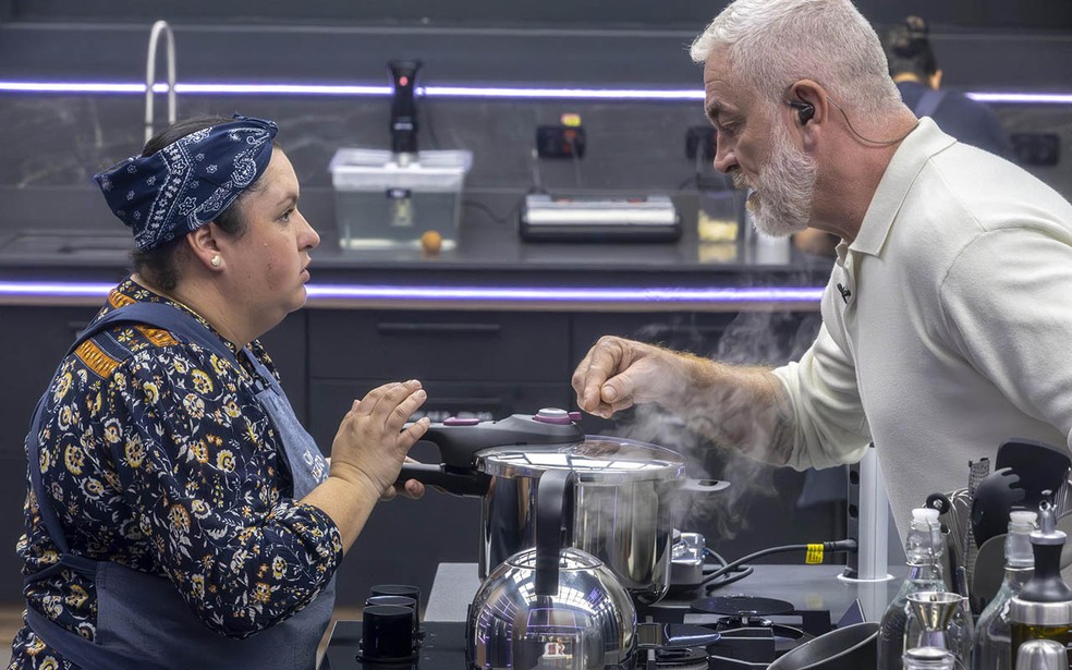 Iara com o mentor Alex Atala no Chef de Alto Nível