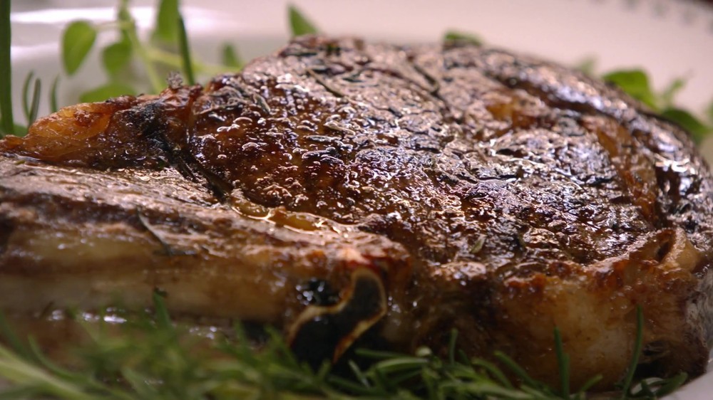 Bife ancho com cebola tostada