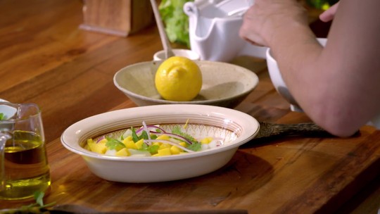Salada de manga com pepino