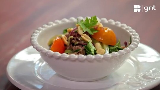Salada thai de carne 