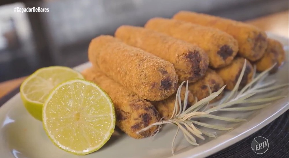 Caçador de Bares: Beto Moreira ensina a preparar croquete de batata-doce