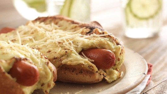 Aprenda a fazer o tradicional Hot Dog com Salsicha Perdigão!