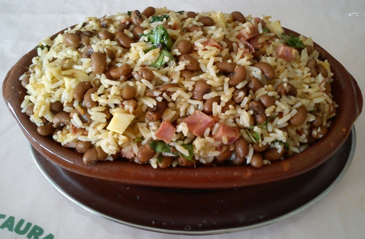 Dois mais dois. Dois mais dois. Бразильская кухня еда. Dois mais dois. Dois mais dois.