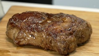 Bife de fígado acebolado: dicas para uma carne suculenta e macia