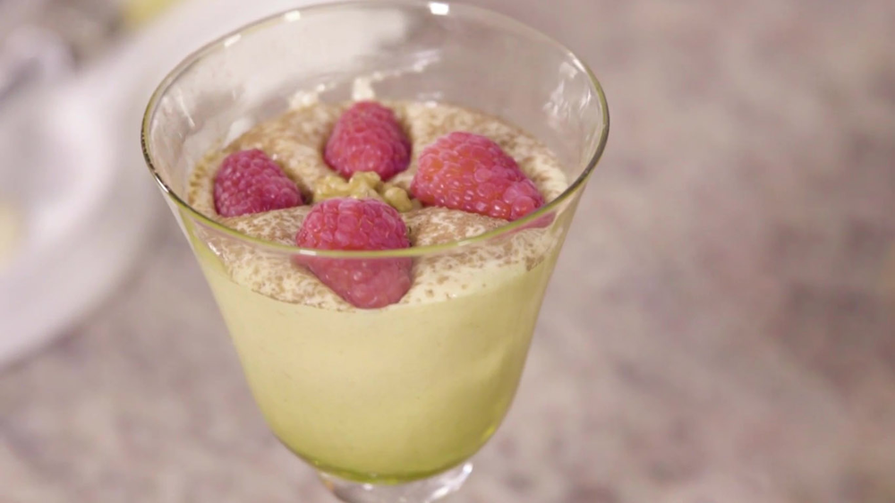 Mousse de doce de leite com nozes