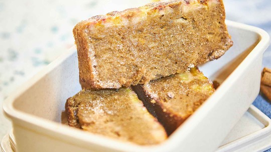 Bolo de banana caramelada batido à mão muito fácil de fazer e delicioso -  Freitas News