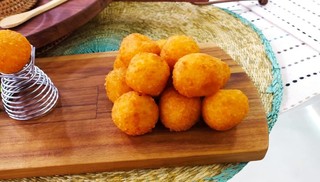 SALGADINHO DE QUEIJO MUITO FÁCIL E RÁPIDO, QUE LEVA APENAS 3 INGREDI