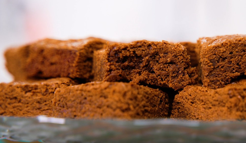 Veja como fazer a receita do Brownie fácil de chocolate da Ana Maria Braga, produzida pela EPTV