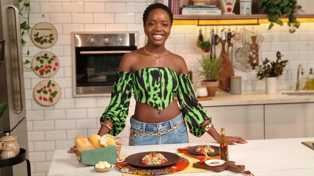 Omelete da Clara Moneke tem raízes nigerianas: 'Aprendi com meu pai'