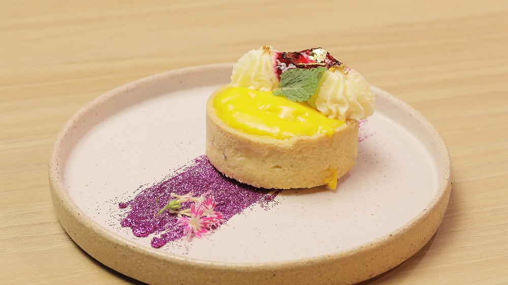 Tartelete de manga com pitaya rosa