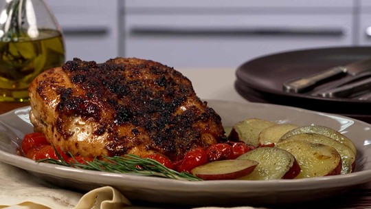 Peito de Frango Assado com Limão e Batatas-Doces