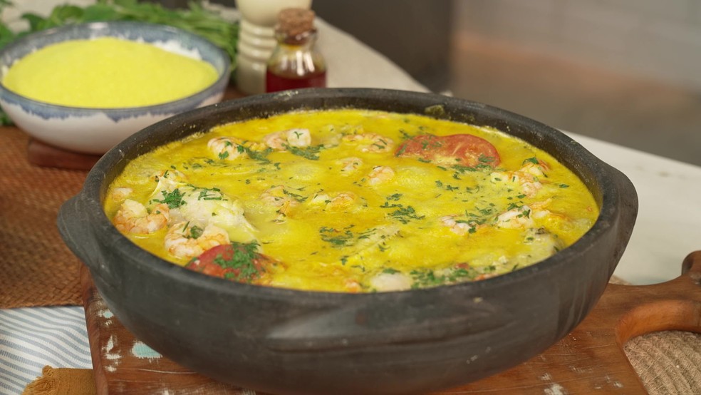 Moqueca de peixe e camarão — Foto: Receitas