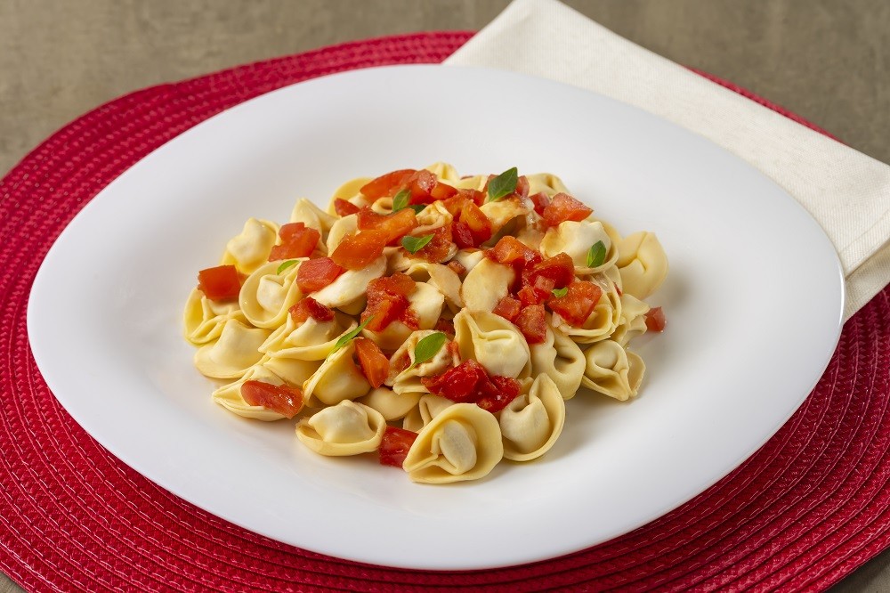 Dia do Solteiro: aproveite a data com um Capeletti de Tomate e Manjericão