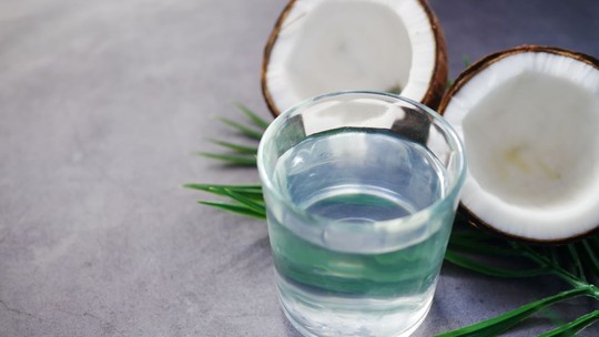 Veja benefícios do coco: água e polpa fazem bem à saúde