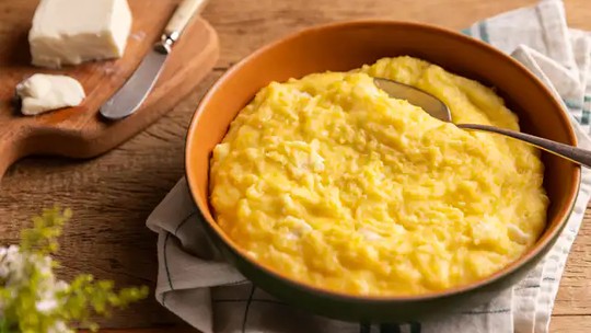 Purê de mandioquinha com requeijão de corte