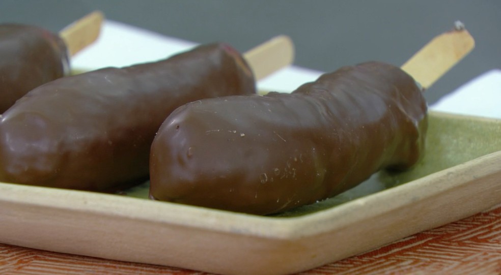 Picolé de banana com chocolate - Foto: Globo