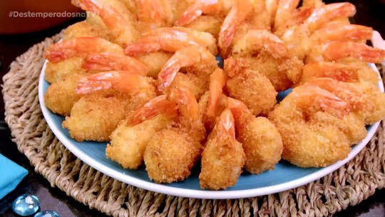 Destemperados na TV ensina a preparar um camarão empanado com coco fácil e saboroso - Programa: Destemperados na TV 