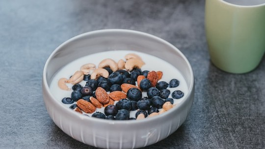 Conheça 6 benefícios do iogurte para a saúde