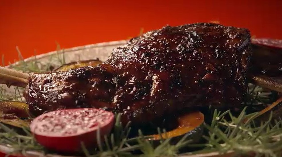 Paleta de cordeiro da Paola Carosella — Foto: GNT