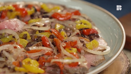 Lagarto frio com cebola e pimentão