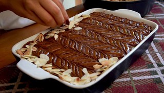 Mousse de chocolate com cobertura marmorizada