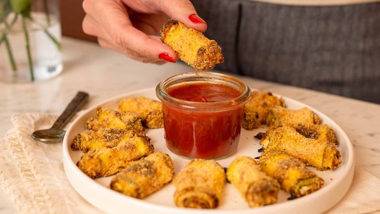 Rolinho de abobrinha na air fryer