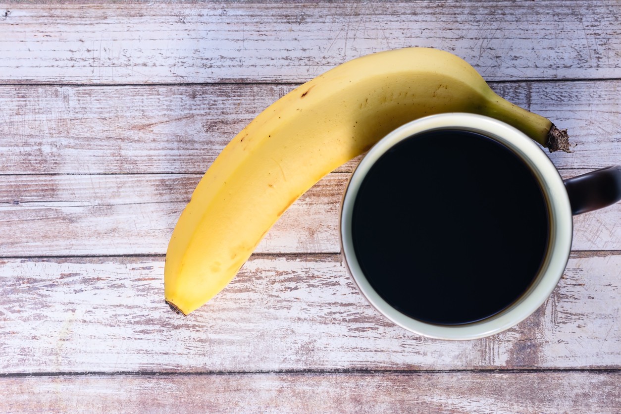 Comer banana com casca faz bem ou mal? | Receitas