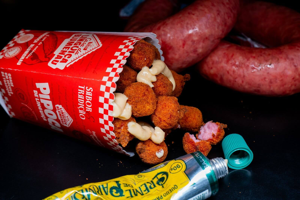 Detalhe da textura da Pipoca de linguiça Blumenau