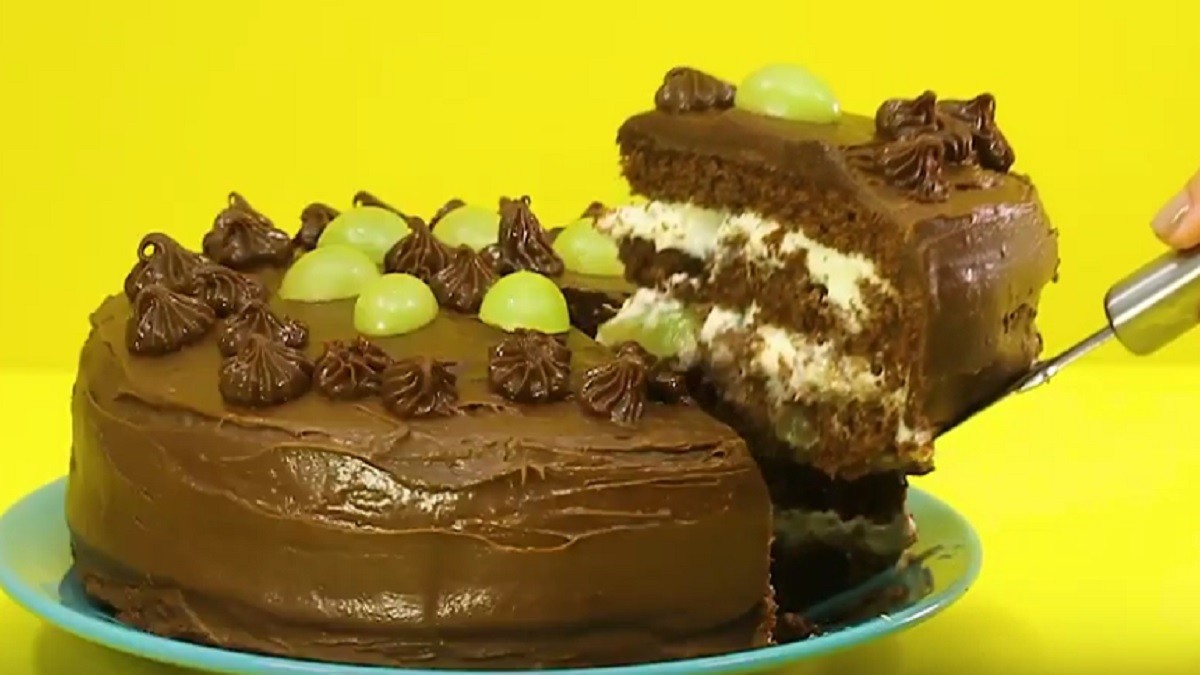 Bolo De Chocolate Surpresa Refrescante
