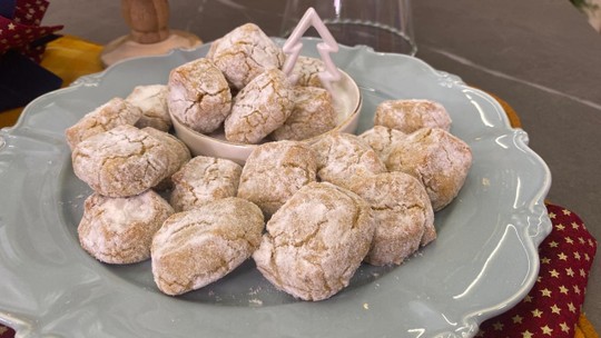 Biscoito de nozes simples e saboroso, com apenas cinco ingredientes