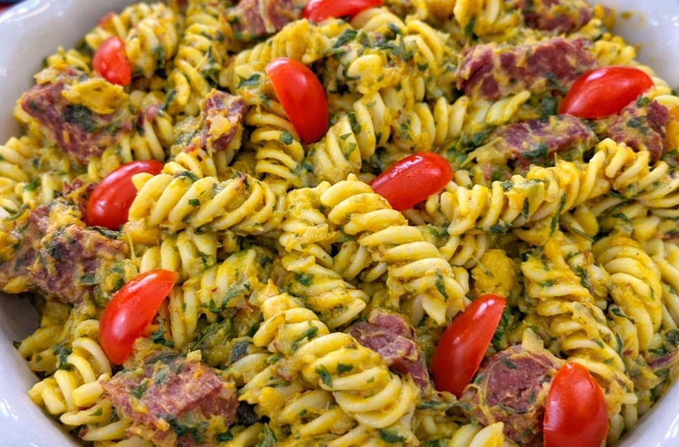 Macarrão cremoso com carne-seca e abóbora – Foto: Daniela Meira/Globo