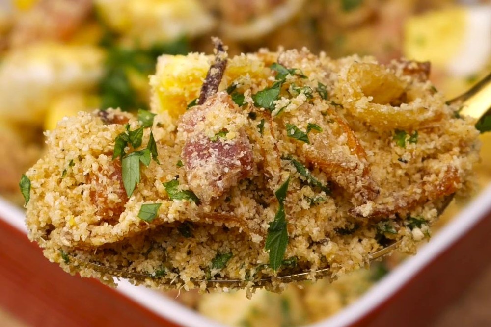 Farofa de bacon, cebola e ovo da Natália Palmegiano