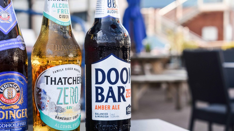 Cerveja zero álcool: projeção estima venda de mais de 1 bilhão de litros no Brasil em 2026 — Foto: Reprodução/Unsplash