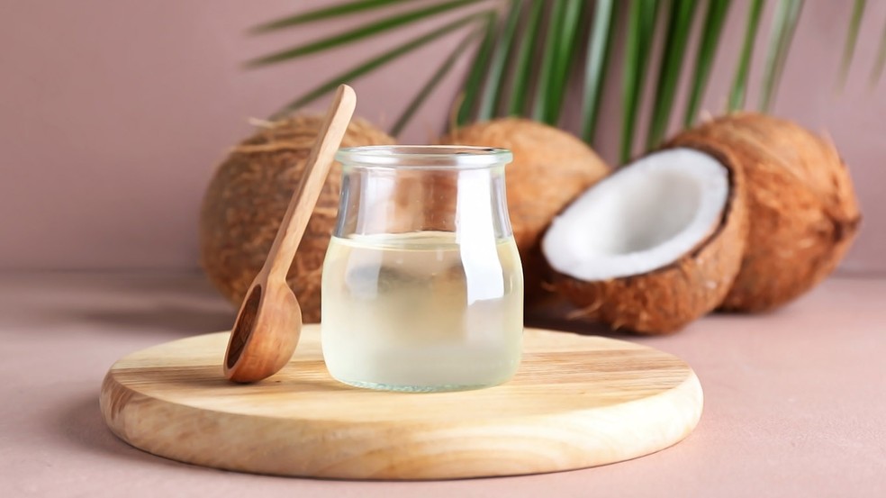 Óleo de coco caseiro — Foto: Shutterstock