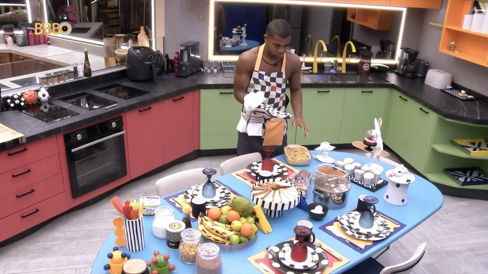 Empadão no café da manhã: Davi prepara refeição especial no BBB 24