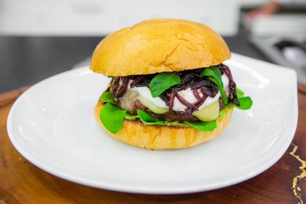Como fotografar hamb�rguer: receita � feita encamadas e vale mostrar os ingredientes no detalhe  � Foto: Artur Meninea/Gshow