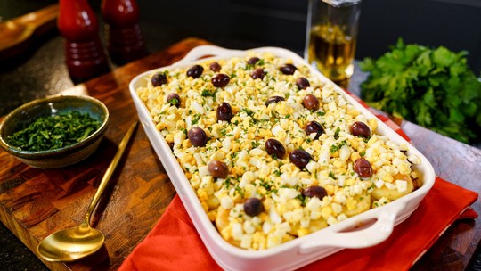 A farofa de Natal que não sobra na ceia: receita fácil e saborosa com banana-da-terra e queijo coalho