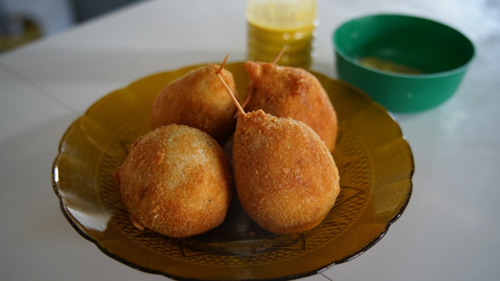 Coxinha da TF dourada e crocante, uma iguaria paraense