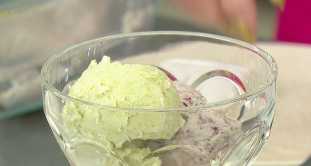 Sorvete de uva com leite em pó com 2 ingredientes