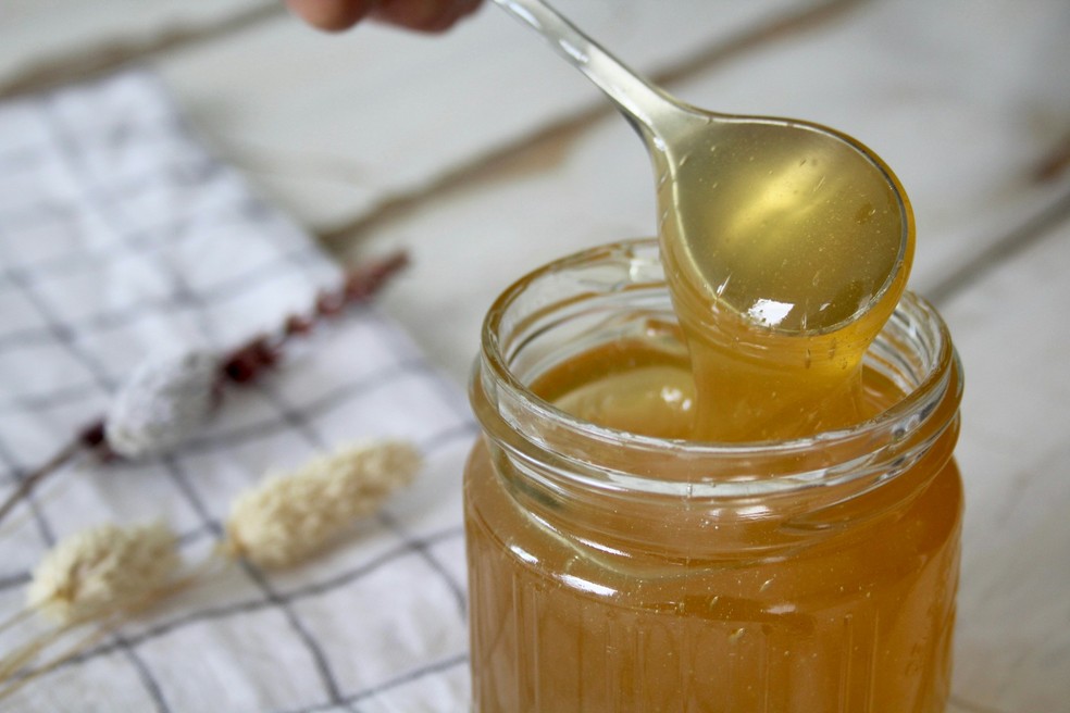 Pessoas com diabetes devem ter cautela no consumo de mel. — Foto: Reprodução da internet/Unsplash