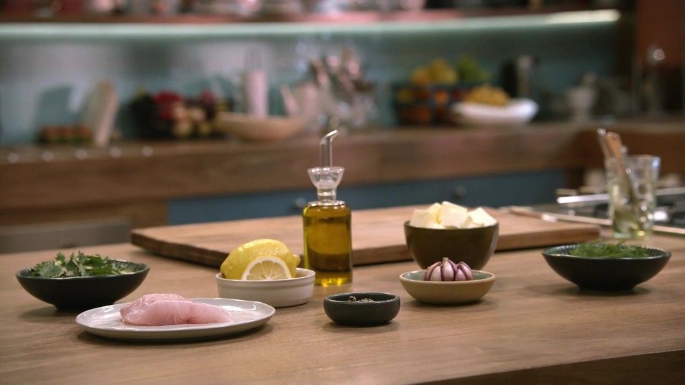 Peixe com limão e alcaparras
