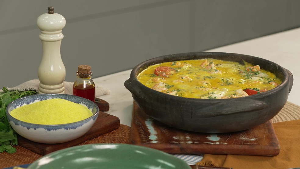 Moqueca de peixe e camarão — Foto: Receitas