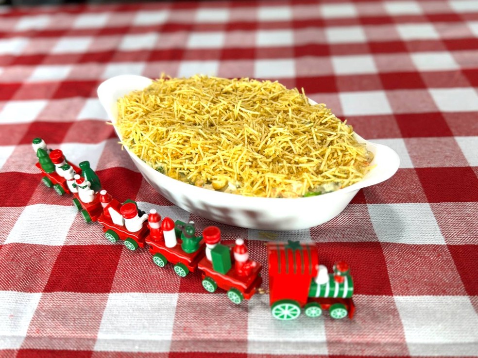 Salpicão fácil de fazer com molho especial é ideal para a ceia natalina