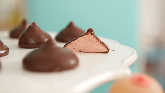 Dantop No Top: Marshmallow de Morango com Cobertura de Chocolate
