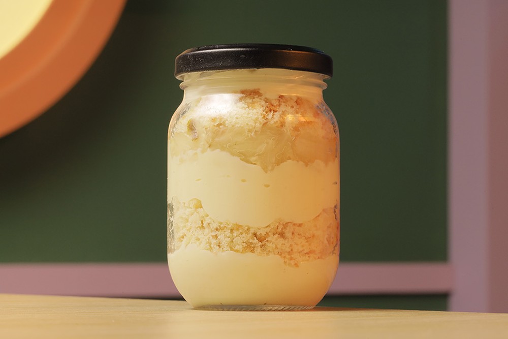 Bolo de pote de leite em pó com abacaxi