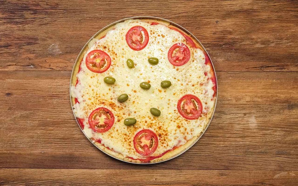 Pizza de liquidificador pronta para servir