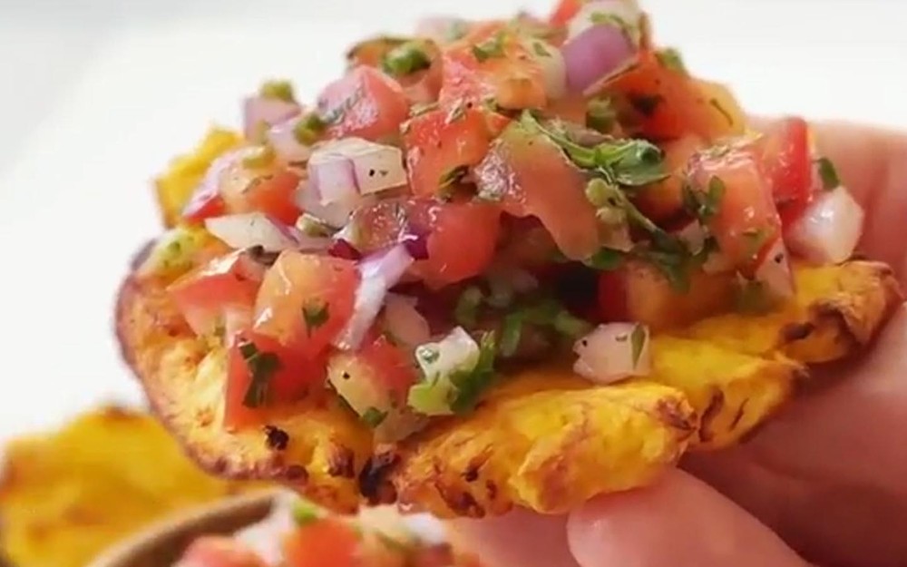 Tostones de banana do Betto Auge